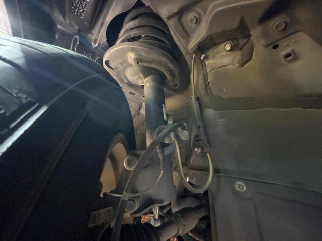 ヴォクシー ＺＳ　禁煙　後席モニター　純正９型ナビ　バックカメラ　両側電動ドア　ＥＴＣ　アイドリングストップ　ＬＥＤヘッドライト　純正１６インチアルミ　コーナーセンサー　フルセグ　Ｂｌｕｅｔｏｏｔｈ（40枚目）