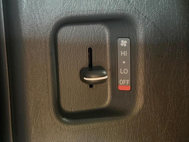 ハイエースバン スーパーGL ダークプライムII 禁煙車 TRDフロントスポイラー 両側電動ドア 全周囲カメラ 純正SDナビ デジタルインナーミラー クリアランスソナー LEDヘッドライト 100V電源 セーフティセンス オートエアコン ETC(34枚目)