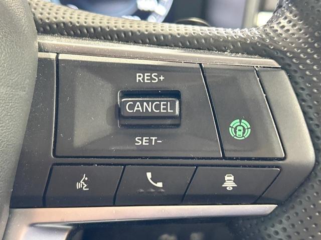 アウトランダーＰＨＥＶ Ｐ　禁煙車　純正９インチナビ　ＢＯＳＥサウンド　全周囲カメラ　電動リアゲート　全席シートヒーター　ヘッドアップディスプレイ　ワイヤレスチャージャー　コーナーセンサー　レーダークルーズ　車線逸脱警報（5枚目）