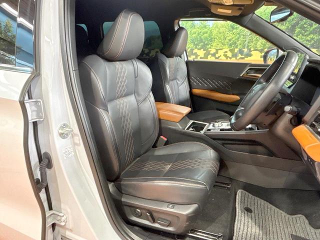 アウトランダーＰＨＥＶ Ｐ　禁煙車　純正９インチナビ　ＢＯＳＥサウンド　全周囲カメラ　電動リアゲート　全席シートヒーター　ヘッドアップディスプレイ　ワイヤレスチャージャー　コーナーセンサー　レーダークルーズ　車線逸脱警報（8枚目）