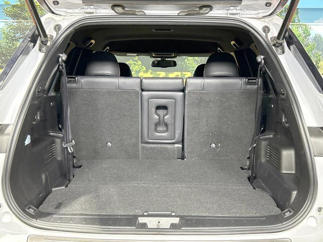 アウトランダーＰＨＥＶ Ｐ　禁煙車　純正９インチナビ　ＢＯＳＥサウンド　全周囲カメラ　電動リアゲート　全席シートヒーター　ヘッドアップディスプレイ　ワイヤレスチャージャー　コーナーセンサー　レーダークルーズ　車線逸脱警報（10枚目）