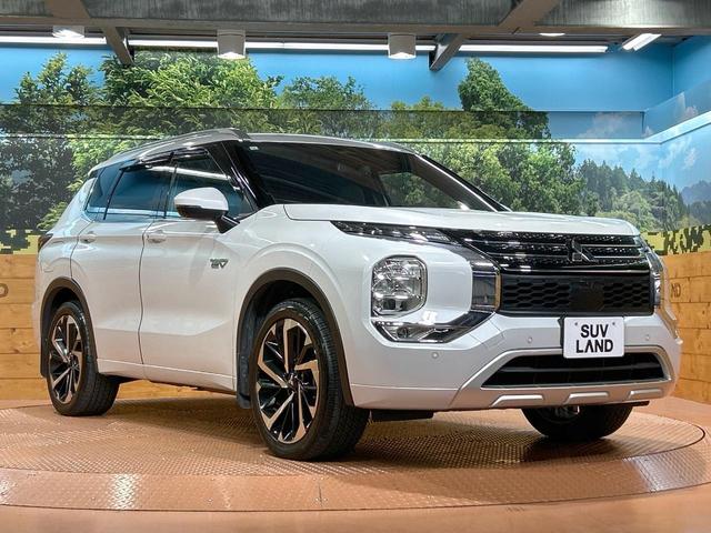 アウトランダーＰＨＥＶ Ｐ　禁煙車　純正９インチナビ　ＢＯＳＥサウンド　全周囲カメラ　電動リアゲート　全席シートヒーター　ヘッドアップディスプレイ　ワイヤレスチャージャー　コーナーセンサー　レーダークルーズ　車線逸脱警報（16枚目）