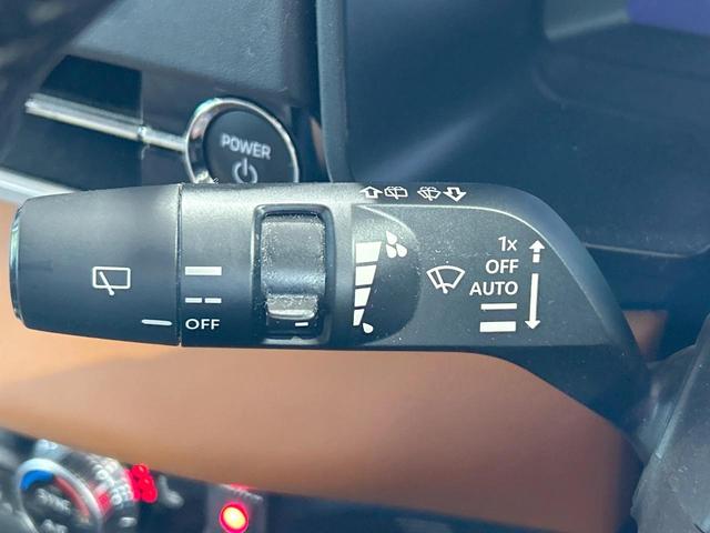 アウトランダーＰＨＥＶ Ｐ　禁煙車　純正９インチナビ　ＢＯＳＥサウンド　全周囲カメラ　電動リアゲート　全席シートヒーター　ヘッドアップディスプレイ　ワイヤレスチャージャー　コーナーセンサー　レーダークルーズ　車線逸脱警報（32枚目）