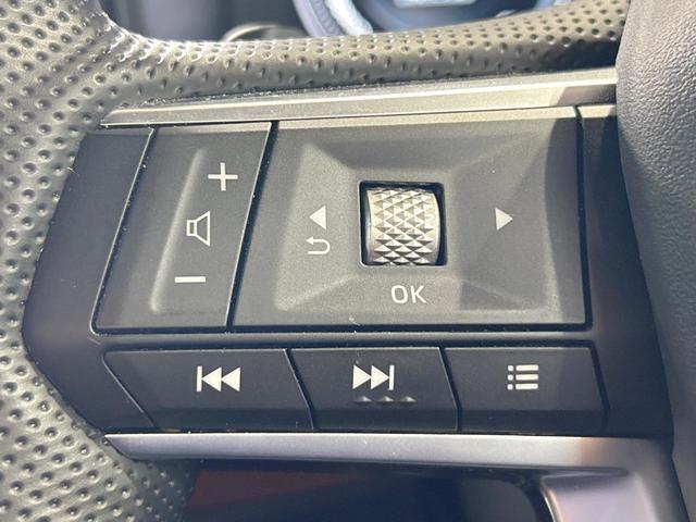 アウトランダーＰＨＥＶ Ｐ　禁煙車　純正９インチナビ　ＢＯＳＥサウンド　全周囲カメラ　電動リアゲート　全席シートヒーター　ヘッドアップディスプレイ　ワイヤレスチャージャー　コーナーセンサー　レーダークルーズ　車線逸脱警報（34枚目）