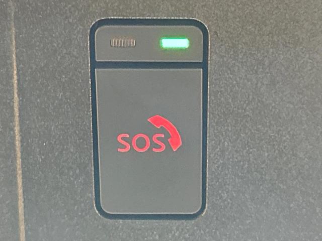 アウトランダーＰＨＥＶ Ｐ　禁煙車　純正９インチナビ　ＢＯＳＥサウンド　全周囲カメラ　電動リアゲート　全席シートヒーター　ヘッドアップディスプレイ　ワイヤレスチャージャー　コーナーセンサー　レーダークルーズ　車線逸脱警報（35枚目）