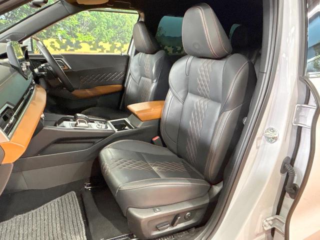 アウトランダーＰＨＥＶ Ｐ　禁煙車　純正９インチナビ　ＢＯＳＥサウンド　全周囲カメラ　電動リアゲート　全席シートヒーター　ヘッドアップディスプレイ　ワイヤレスチャージャー　コーナーセンサー　レーダークルーズ　車線逸脱警報（48枚目）