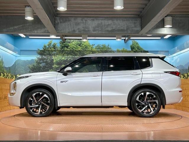 アウトランダーＰＨＥＶ Ｐ　禁煙車　純正９インチナビ　ＢＯＳＥサウンド　全周囲カメラ　電動リアゲート　全席シートヒーター　ヘッドアップディスプレイ　ワイヤレスチャージャー　コーナーセンサー　レーダークルーズ　車線逸脱警報（53枚目）