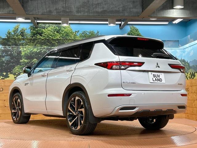 アウトランダーＰＨＥＶ Ｐ　禁煙車　純正９インチナビ　ＢＯＳＥサウンド　全周囲カメラ　電動リアゲート　全席シートヒーター　ヘッドアップディスプレイ　ワイヤレスチャージャー　コーナーセンサー　レーダークルーズ　車線逸脱警報（54枚目）
