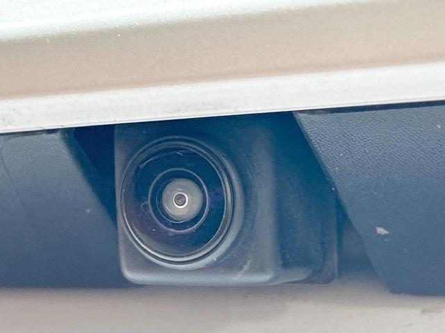 アウトランダーＰＨＥＶ Ｐ　禁煙車　純正９インチナビ　ＢＯＳＥサウンド　全周囲カメラ　電動リアゲート　全席シートヒーター　ヘッドアップディスプレイ　ワイヤレスチャージャー　コーナーセンサー　レーダークルーズ　車線逸脱警報（64枚目）