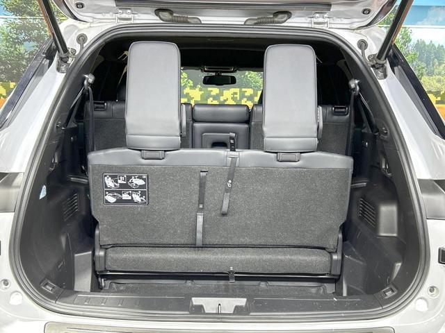 アウトランダーＰＨＥＶ Ｐ　禁煙車　純正９インチナビ　ＢＯＳＥサウンド　全周囲カメラ　電動リアゲート　全席シートヒーター　ヘッドアップディスプレイ　ワイヤレスチャージャー　コーナーセンサー　レーダークルーズ　車線逸脱警報（67枚目）