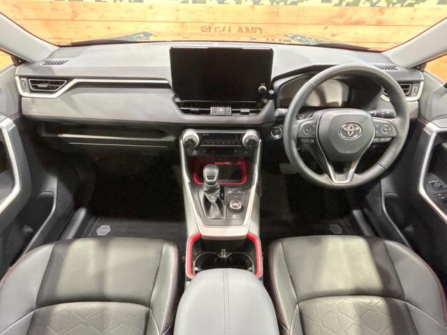 ＲＡＶ４ ハイブリッドアドベンチャー　オフロードパッケージＩＩ　禁煙車　全周囲カメラ　１０型ディスプレイオーディオ　ブラインドスポットモニター　レーダークルーズ　オートハイビーム　ルーフレール　シートベンチレーション　電動リアゲート　ＥＴＣ　ＬＥＤヘッド＆フォグ（2枚目）