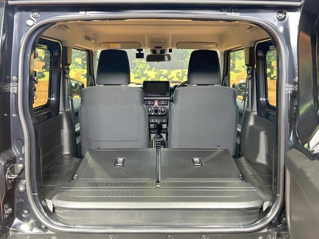 ���i�̂���������ʋ΁A���}���ɏ\���ȉ׎��X�y�[�X���m�ۂ��Ă���܂��B�Z�J���h�V�[�g��|���ƁA�傫�ȉו��̐ύڂ��\�ł���