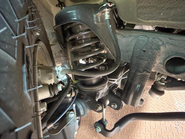 ジムニー ＸＣ　禁煙車　シートヒーター　９型ナビ　クリアランスソナー　クルーズコントロール　バックカメラ　レーンアシスト　ＬＥＤヘッド　オートマチックハイビーム　ＥＴＣ　スマートキー　ＣＤ／ＤＶＤ再生（18枚目）