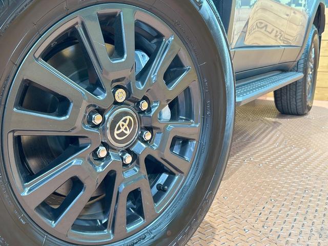 ランドクルーザー250 VX 禁煙車 サンルーフ JBLサウンド 全周囲カメラ 丸目ヘッドライト 12型ナビ トヨタチームメイト クリアランスソナー レーンアシスト デジタルインナーミラー ルーフレール ETC2.0(12枚目)