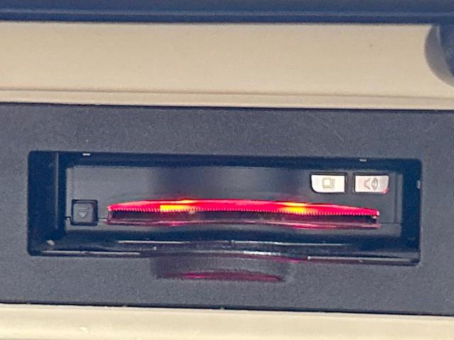 ランドクルーザープラド ＴＸ　禁煙車　サンルーフ　ルーフレール　ＳＤナビ　トヨタセーフティセンス　レーダークルーズ　ＬＥＤヘッドライト　クリアランスソナー　ウッドコンビステアリング　ＥＴＣ　オートエアコン　Ｂｌｕｅｔｏｏｔｈ再生（8枚目）