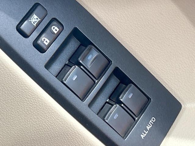 ランドクルーザープラド ＴＸ　禁煙車　サンルーフ　ルーフレール　ＳＤナビ　トヨタセーフティセンス　レーダークルーズ　ＬＥＤヘッドライト　クリアランスソナー　ウッドコンビステアリング　ＥＴＣ　オートエアコン　Ｂｌｕｅｔｏｏｔｈ再生（28枚目）