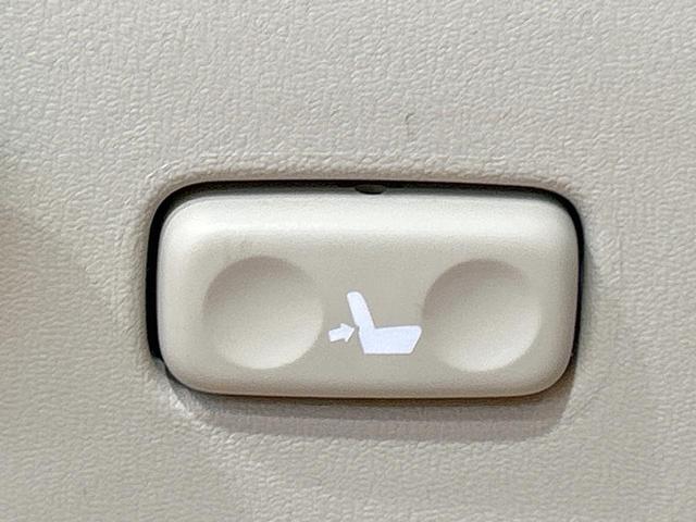 ランドクルーザープラド ＴＸ　禁煙車　サンルーフ　ルーフレール　ＳＤナビ　トヨタセーフティセンス　レーダークルーズ　ＬＥＤヘッドライト　クリアランスソナー　ウッドコンビステアリング　ＥＴＣ　オートエアコン　Ｂｌｕｅｔｏｏｔｈ再生（32枚目）