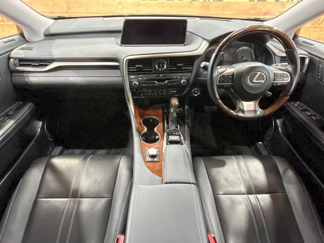 RX RX450h バージョンL 禁煙 サンルーフ マークレビンソンサウンド モデリスタエアロ ヘッドアップディスプレイ 全周囲カメラ ブラインドスポットモニター シートベンチレーション ステアリングヒーター 電動リアゲート ETC(2枚目)