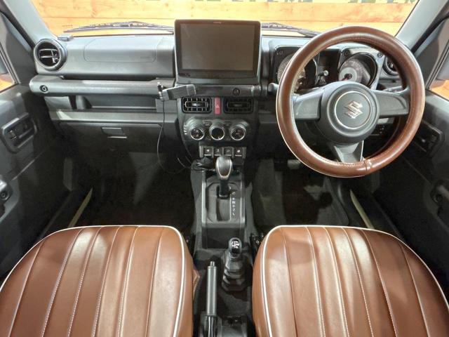 ジムニー ＸＬ　禁煙車　１１型ディスプレイオーディオ　バックカメラ　デジタルインナーミラー　スズキセーフティサポート　シートヒーター　オートエアコン　ダウンヒルアシスト　アイドリングストップ　ＥＴＣ（2枚目）