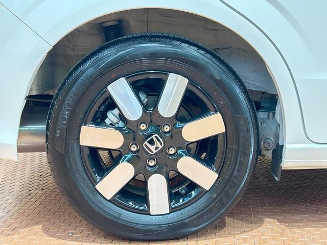 フリード ｅ：ＨＥＶエアー　ＥＸ　禁煙車　両側電動ドア　ディスプレイオーディオ　ブラインドスポットモニター　ホンダセンシング　レーダークルーズ　シートヒーター　純正１５インチＡＷ　ツートンカラーシート　オートエアコン　ＥＴＣ（46枚目）