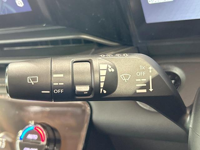 セレナ ｅ－パワー　ハイウェイスターＶ　登録済未使用車　両側電動ドア　１２型ナビ　全周囲カメラ　プロパイロット　インテリジェントミラー　ＬＥＤヘッド＆フォグ　オートハイビーム　ダブルエアコン　ＥＴＣ　フルセグ　ブラインドスポットモニター（29枚目）