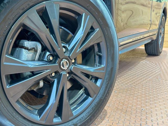 エクストレイル ２０Ｘｉ　禁煙車　全周囲カメラ　プロパイロット　純正９型ナビ　デジタルインナーミラー　電動リアゲート　シートヒーター　クリアランスソナー　ＬＥＤヘッドライト　純正１８インチＡＷ　オートエアコン　パワーシート（14枚目）