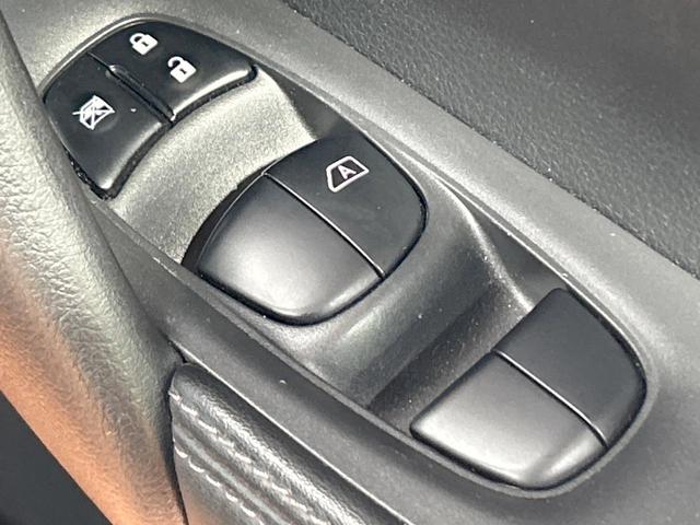 エクストレイル ２０Ｘｉ　禁煙車　全周囲カメラ　プロパイロット　純正９型ナビ　デジタルインナーミラー　電動リアゲート　シートヒーター　クリアランスソナー　ＬＥＤヘッドライト　純正１８インチＡＷ　オートエアコン　パワーシート（26枚目）