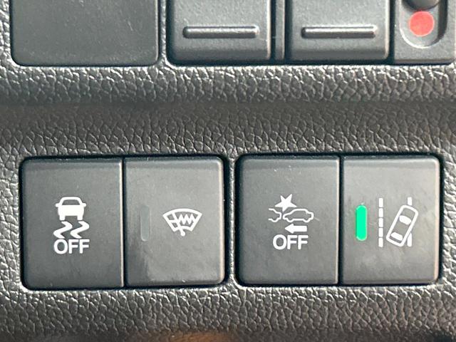 フリード クロスター・ホンダセンシング　禁煙車　両側電動ドア　純正ＳＤナビ　ホンダセンシング　クリアランスソナー　レーダークルーズ　ＬＥＤヘッドライト　バックカメラ　純正１５インチＡＷ　ウォークスルー　ＥＴＣ　オートエアコン　オートライト（35枚目）