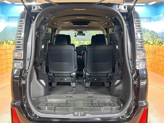 ヴォクシー ＺＳ　煌　禁煙車　後席モニター　純正１０型ナビ　両側電動ドア　トヨタセーフティセンス　クルーズコントロール　ＬＥＤヘッドライト　純正１６インチアルミホイール　オートエアコン　オートマチックハイビーム　ＥＴＣ（11枚目）