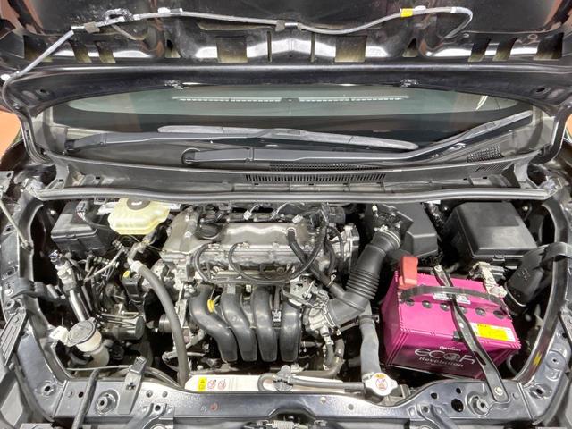 ヴォクシー ＺＳ　煌　禁煙車　後席モニター　純正１０型ナビ　両側電動ドア　トヨタセーフティセンス　クルーズコントロール　ＬＥＤヘッドライト　純正１６インチアルミホイール　オートエアコン　オートマチックハイビーム　ＥＴＣ（19枚目）