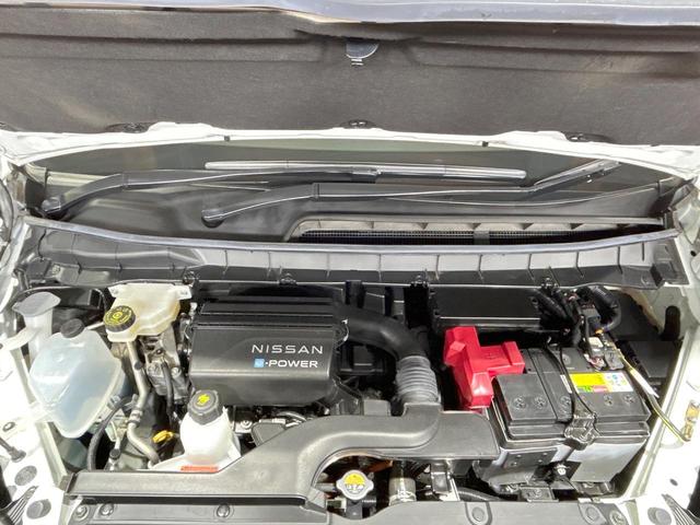 セレナ e-パワー ルキシオン 禁煙車 後席モニター 全周囲カメラ プロパイロット ワイヤレス充電 パーキングアシスト 衝突被害軽減システム 両側電動ドア ヘッドアップディスプレイ ビルトインETC 純正16インチAW 車線逸脱警報(18枚目)