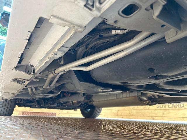 セレナ e-パワー ルキシオン 禁煙車 後席モニター 全周囲カメラ プロパイロット ワイヤレス充電 パーキングアシスト 衝突被害軽減システム 両側電動ドア ヘッドアップディスプレイ ビルトインETC 純正16インチAW 車線逸脱警報(20枚目)