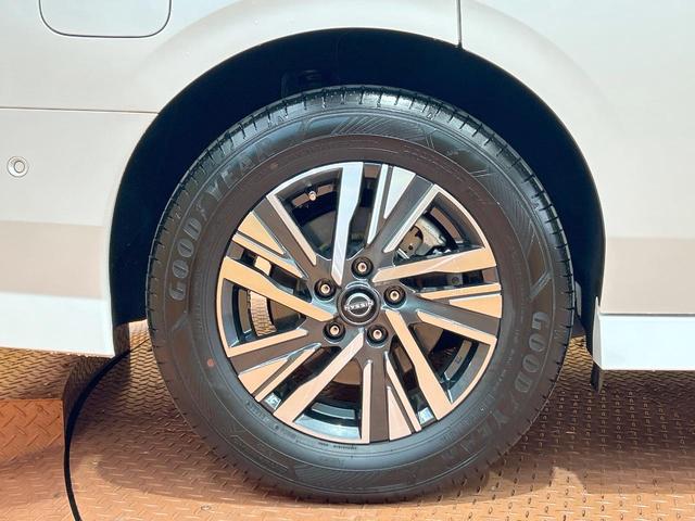 セレナ e-パワー ルキシオン 禁煙車 後席モニター 全周囲カメラ プロパイロット ワイヤレス充電 パーキングアシスト 衝突被害軽減システム 両側電動ドア ヘッドアップディスプレイ ビルトインETC 純正16インチAW 車線逸脱警報(31枚目)