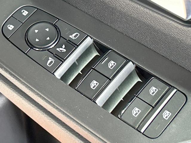 セレナ e-パワー ルキシオン 禁煙車 後席モニター 全周囲カメラ プロパイロット ワイヤレス充電 パーキングアシスト 衝突被害軽減システム 両側電動ドア ヘッドアップディスプレイ ビルトインETC 純正16インチAW 車線逸脱警報(38枚目)