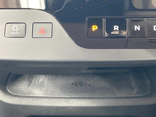 セレナ e-パワー ルキシオン 禁煙車 後席モニター 全周囲カメラ プロパイロット ワイヤレス充電 パーキングアシスト 衝突被害軽減システム 両側電動ドア ヘッドアップディスプレイ ビルトインETC 純正16インチAW 車線逸脱警報(52枚目)