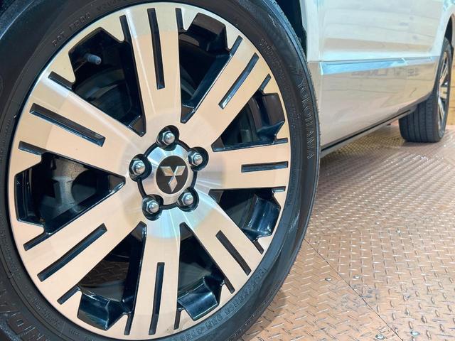 デリカD:5 P 禁煙車 後席モニター 両側電動ドア 電動サイドステップ BIGX11型ナビ 全周囲カメラ ブラインドスポットモニター 電動リアゲート レーダークルーズ LEDヘッドライト シートヒーター ETC(14枚目)