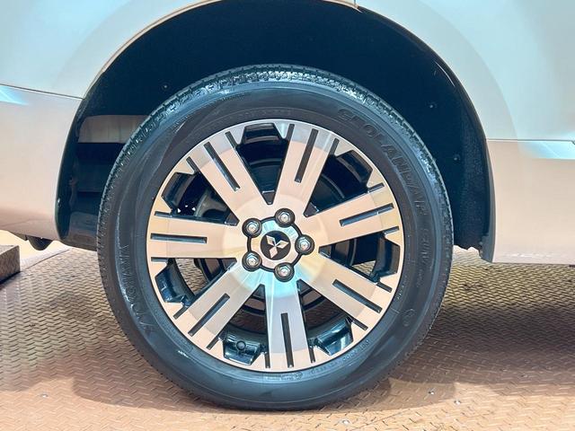 デリカD:5 P 禁煙車 後席モニター 両側電動ドア 電動サイドステップ BIGX11型ナビ 全周囲カメラ ブラインドスポットモニター 電動リアゲート レーダークルーズ LEDヘッドライト シートヒーター ETC(29枚目)