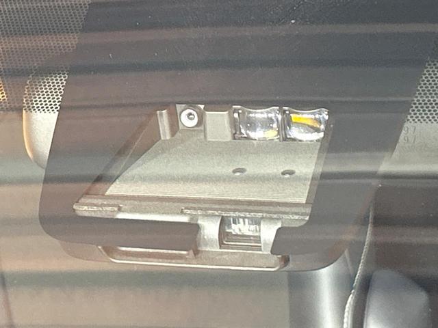 ノア Ｓｉ　ダブルバイビー　禁煙車　モデリスタエアロ　ＢＩＧＸ１１インチナビ　両側電動ドア　後席モニター　バックカメラ　衝突被害軽減　ハーフレザーシート　コーナーセンサー　ＬＥＤヘッド　ビルトインＥＴＣ　純正１６インチアルミ（6枚目）