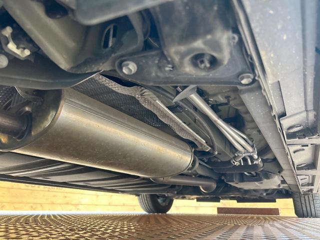 ノア Ｓｉ　ダブルバイビー　禁煙車　モデリスタエアロ　ＢＩＧＸ１１インチナビ　両側電動ドア　後席モニター　バックカメラ　衝突被害軽減　ハーフレザーシート　コーナーセンサー　ＬＥＤヘッド　ビルトインＥＴＣ　純正１６インチアルミ（19枚目）