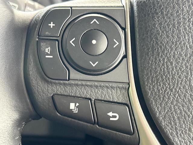 ノア Ｓｉ　ダブルバイビー　禁煙車　モデリスタエアロ　ＢＩＧＸ１１インチナビ　両側電動ドア　後席モニター　バックカメラ　衝突被害軽減　ハーフレザーシート　コーナーセンサー　ＬＥＤヘッド　ビルトインＥＴＣ　純正１６インチアルミ（50枚目）