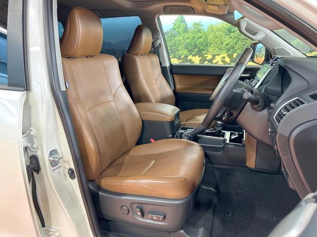 ランドクルーザープラド TX Lパッケージ 70thアニバーサリーリミテッド 禁煙 サンルーフ メーカーナビ 全周囲カメラ ブラインドスポットモニター レーダークルーズ シートベンチレーション ルーフレール パワーシート ETC スーパーライブサウンド オートハイビーム(8枚目)