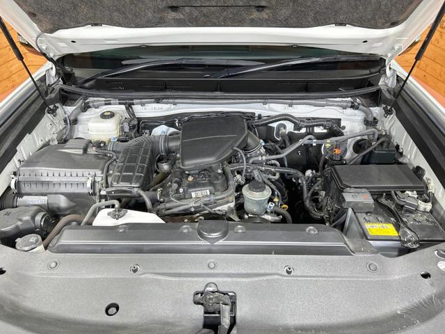 ランドクルーザープラド TX Lパッケージ 70thアニバーサリーリミテッド 禁煙 サンルーフ メーカーナビ 全周囲カメラ ブラインドスポットモニター レーダークルーズ シートベンチレーション ルーフレール パワーシート ETC スーパーライブサウンド オートハイビーム(18枚目)