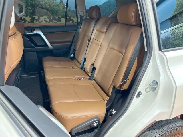 ランドクルーザープラド TX Lパッケージ 70thアニバーサリーリミテッド 禁煙 サンルーフ メーカーナビ 全周囲カメラ ブラインドスポットモニター レーダークルーズ シートベンチレーション ルーフレール パワーシート ETC スーパーライブサウンド オートハイビーム(30枚目)