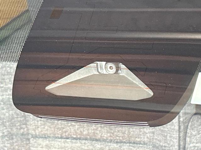 シエンタ ハイブリッドZ 禁煙 後席モニター シートヒーター 純正10.5型ナビ 純正ドラレコ 全周囲カメラ ブラインドスポットモニター オプション15インチAW DVD&CD ETC 両側電動ドア オートハイビーム(22枚目)