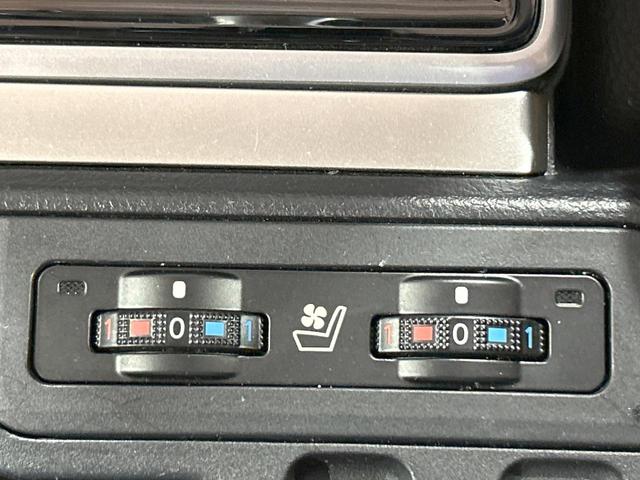 ランドクルーザープラド TX Lパッケージ 70thアニバーサリーリミテッド 禁煙車 サンルーフ 全周囲カメラ 7人乗り メーカーナビ レーダークルーズ オートハイビーム ルーフレール シートベンチレーション LEDヘッド&フォグ ETC フルセグ オートエアコン(6枚目)