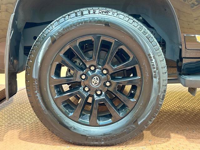 ランドクルーザープラド TX Lパッケージ 70thアニバーサリーリミテッド 禁煙車 サンルーフ 全周囲カメラ 7人乗り メーカーナビ レーダークルーズ オートハイビーム ルーフレール シートベンチレーション LEDヘッド&フォグ ETC フルセグ オートエアコン(26枚目)