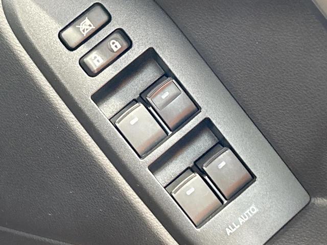 ランドクルーザープラド TX Lパッケージ 70thアニバーサリーリミテッド 禁煙車 サンルーフ 全周囲カメラ 7人乗り メーカーナビ レーダークルーズ オートハイビーム ルーフレール シートベンチレーション LEDヘッド&フォグ ETC フルセグ オートエアコン(28枚目)