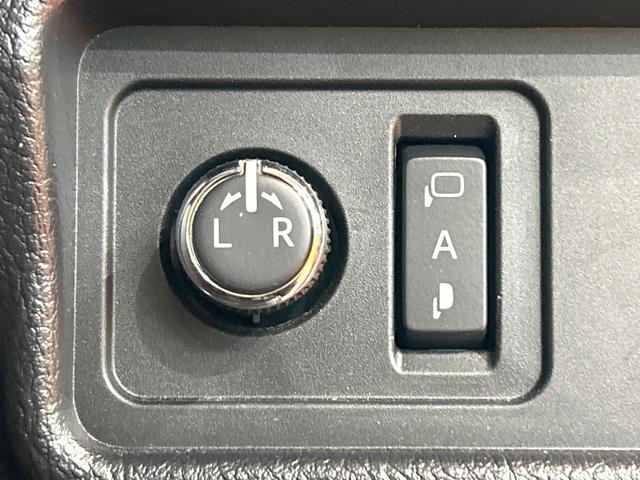 ランドクルーザープラド TX Lパッケージ 70thアニバーサリーリミテッド 禁煙車 サンルーフ 全周囲カメラ 7人乗り メーカーナビ レーダークルーズ オートハイビーム ルーフレール シートベンチレーション LEDヘッド&フォグ ETC フルセグ オートエアコン(31枚目)