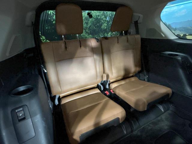 ランドクルーザープラド TX Lパッケージ 70thアニバーサリーリミテッド 禁煙車 サンルーフ 全周囲カメラ 7人乗り メーカーナビ レーダークルーズ オートハイビーム ルーフレール シートベンチレーション LEDヘッド&フォグ ETC フルセグ オートエアコン(46枚目)