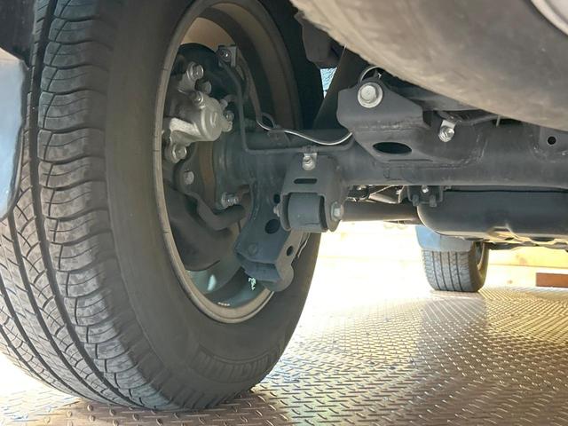 ランドクルーザープラド TX Lパッケージ 70thアニバーサリーリミテッド 禁煙車 サンルーフ 全周囲カメラ 7人乗り メーカーナビ レーダークルーズ オートハイビーム ルーフレール シートベンチレーション LEDヘッド&フォグ ETC フルセグ オートエアコン(64枚目)